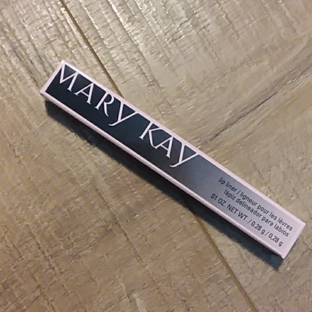 NWT Mary Kay lip liner in chocolate